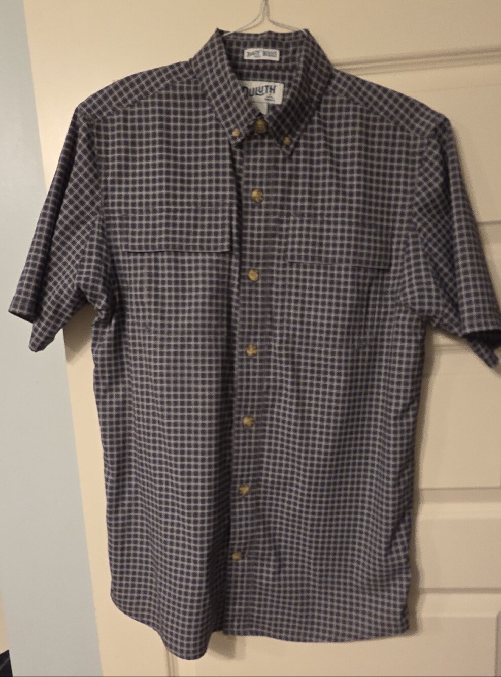 Mens Small Short-Sleeve Button-Up Men’s Shirt in Navy Check